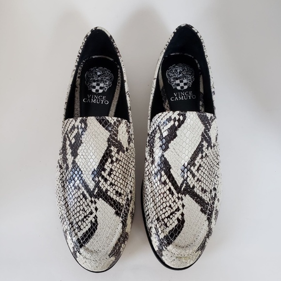 Vince Camuto women's snakeskin-style loafers size 7M - Picture 2 of 10